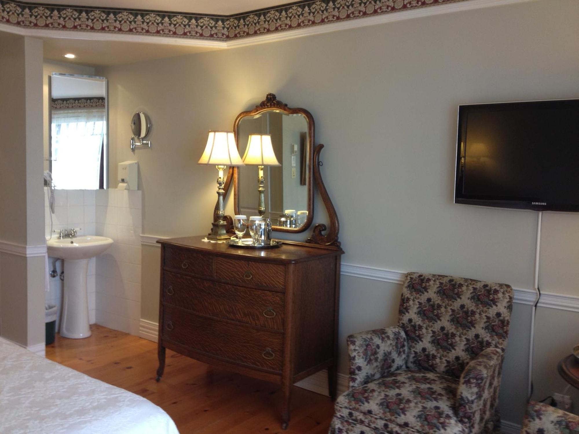 Goeliche Hotel Et Appartement Saint-Laurent-de-l'ile d'Orleans Værelse billede