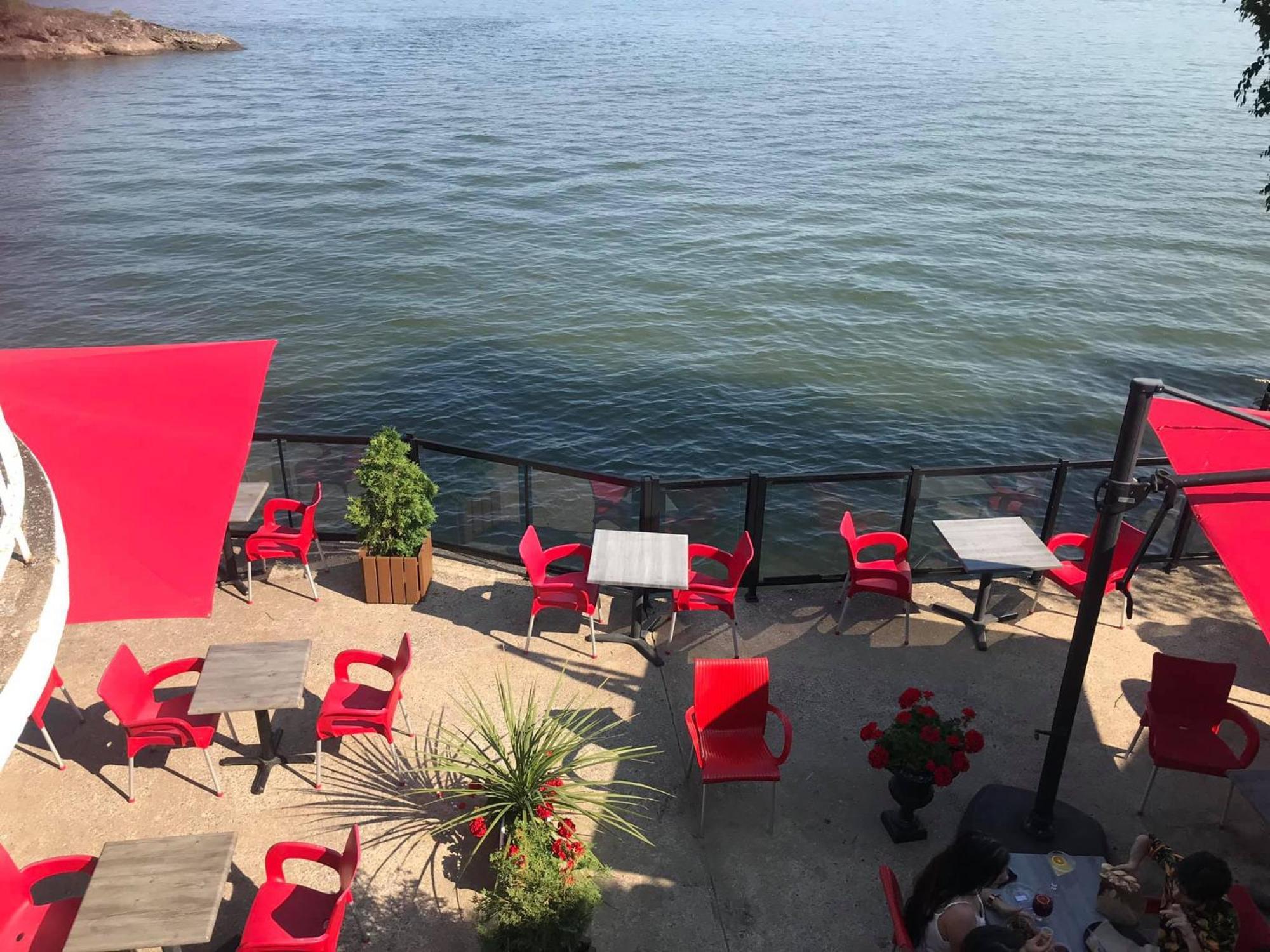 Goeliche Hotel Et Appartement Saint-Laurent-de-l'ile d'Orleans Eksteriør billede