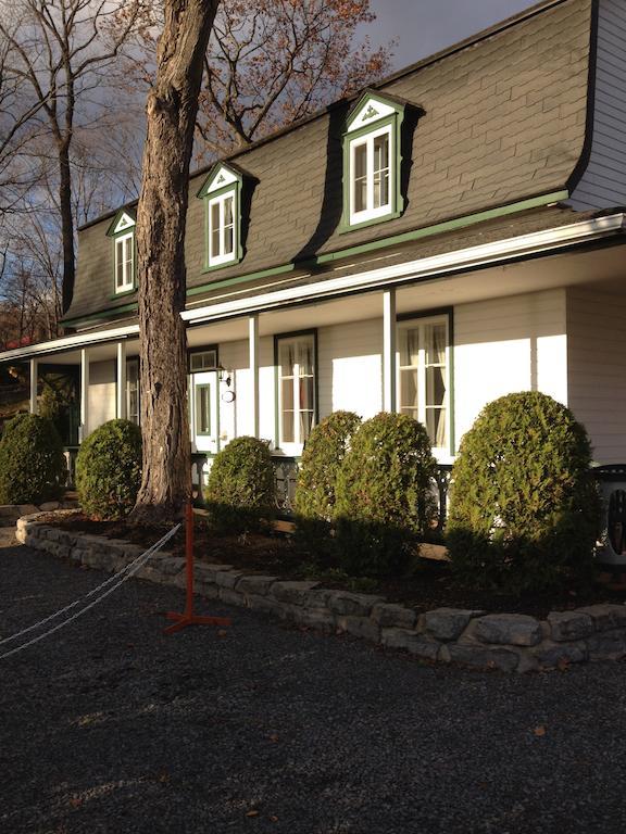 Goeliche Hotel Et Appartement Saint-Laurent-de-l'ile d'Orleans Værelse billede