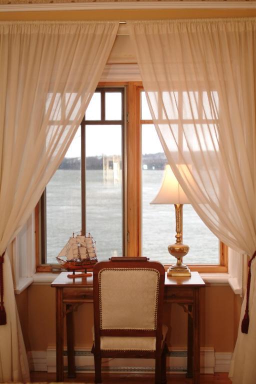 Goeliche Hotel Et Appartement Saint-Laurent-de-l'ile d'Orleans Værelse billede