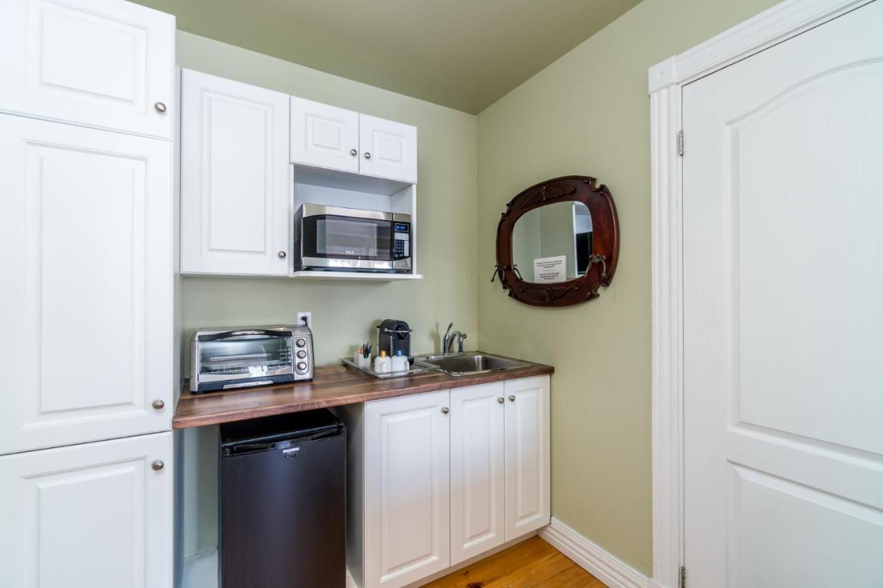 Goeliche Hotel Et Appartement Saint-Laurent-de-l'ile d'Orleans Eksteriør billede